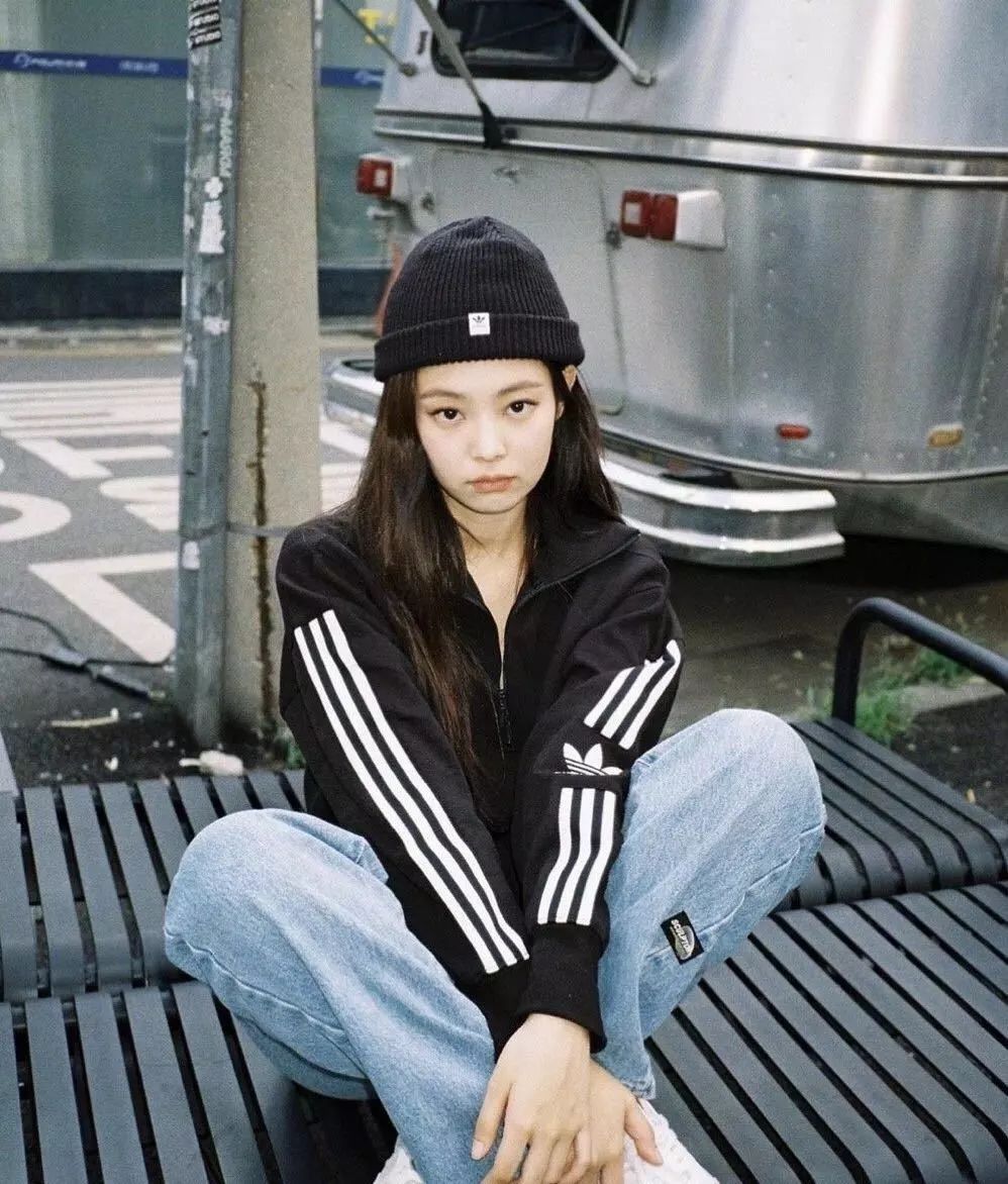 为什么总觉得自己戴毛线帽丑,毛线帽怎么戴着不掉