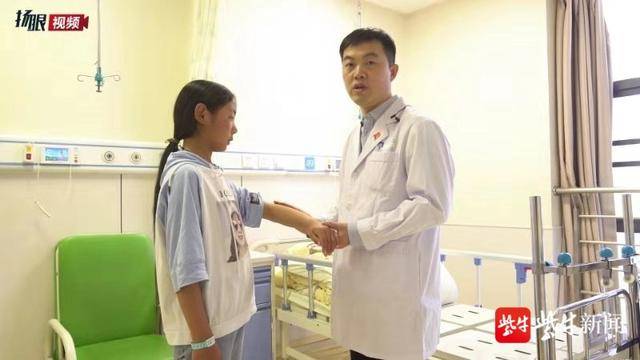 小孩肩膀脱臼自我复位,小孩胳膊脱臼几个小时最佳治疗