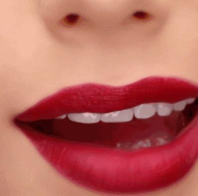 omg女生包包里有什么,omg所有美女