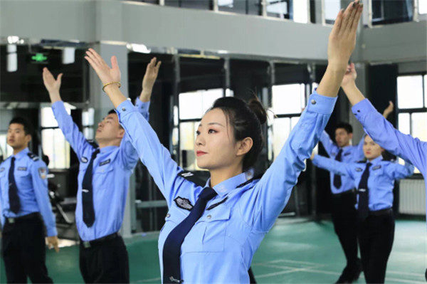 陕西全民健身操舞大赛,西咸新区全民篮球赛冠军比赛视频