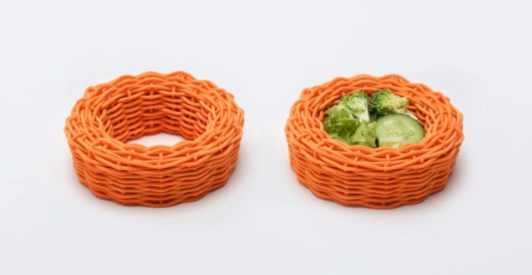 这个遥控器叫“挤粉刺”，按的时候就像我们在挤自己的青春痘