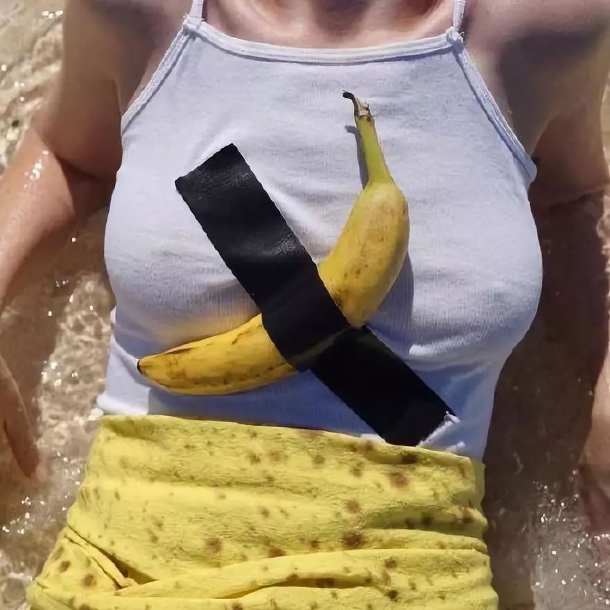 易烊千玺和王俊凯拍视频开盲盒,易烊千玺和王俊凯拆盲盒