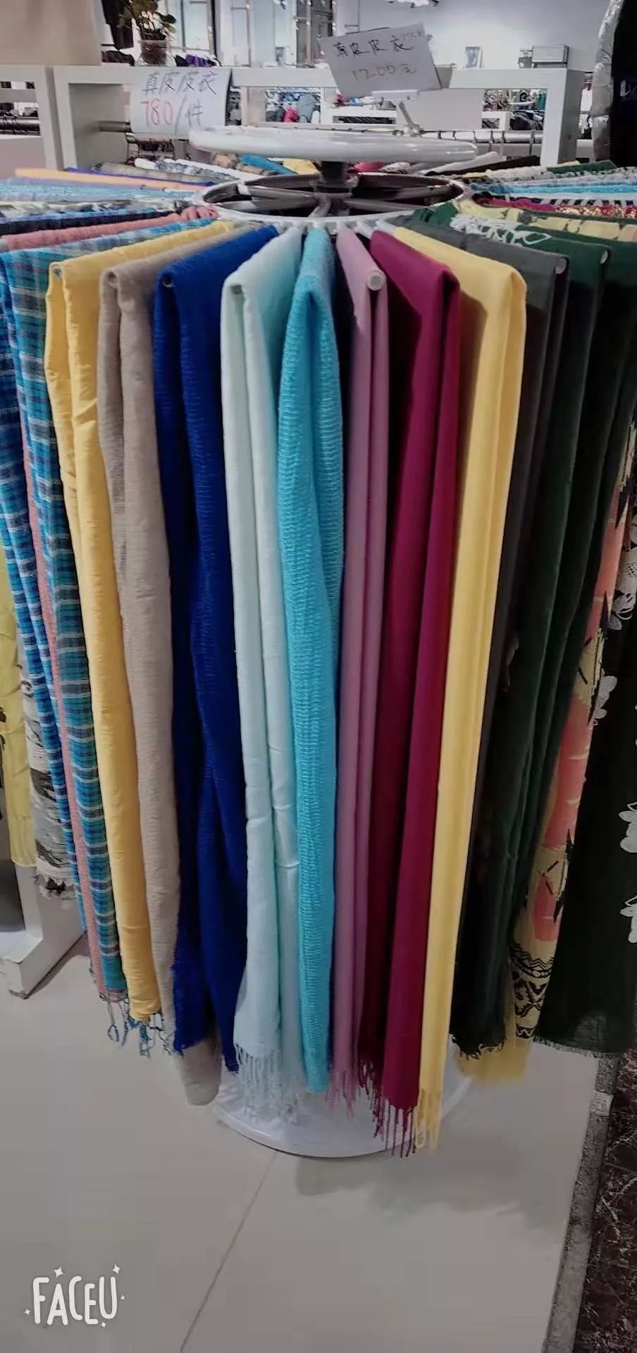 品牌羽绒服工厂99清仓,番禺南村羽绒服厂家清仓