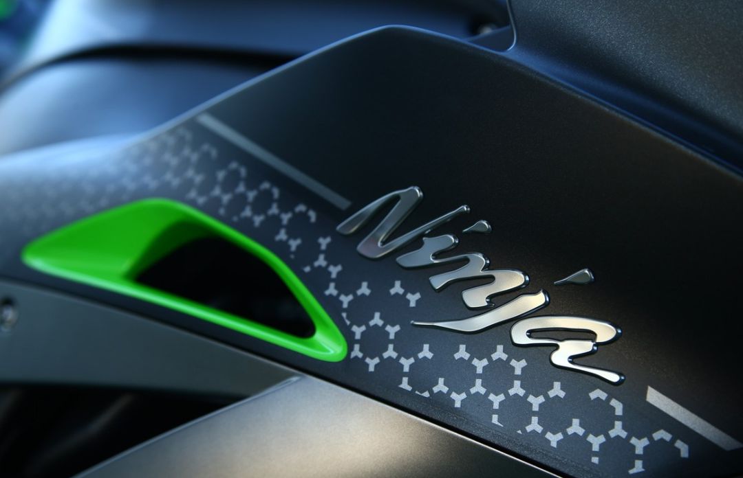 最新川崎zx10r评测,川崎zx-10r2021款摩旅