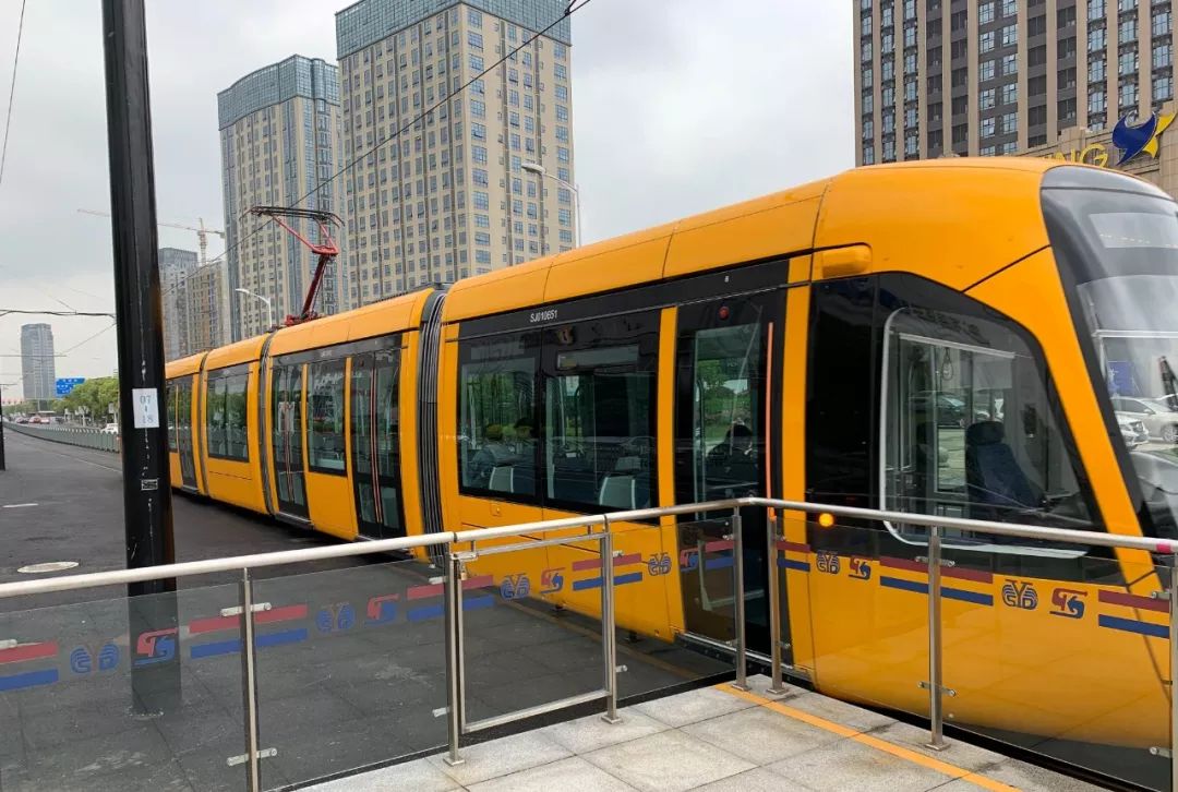 金山卫到车墩换乘松江有轨电车,上海公交13路新无轨电车上线运营