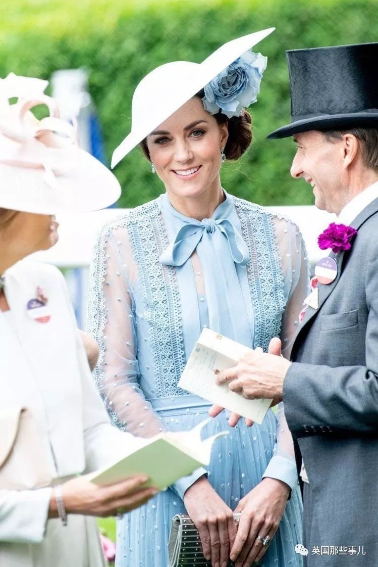 凯特王妃2020冬天的着装,凯特王妃2011衣着