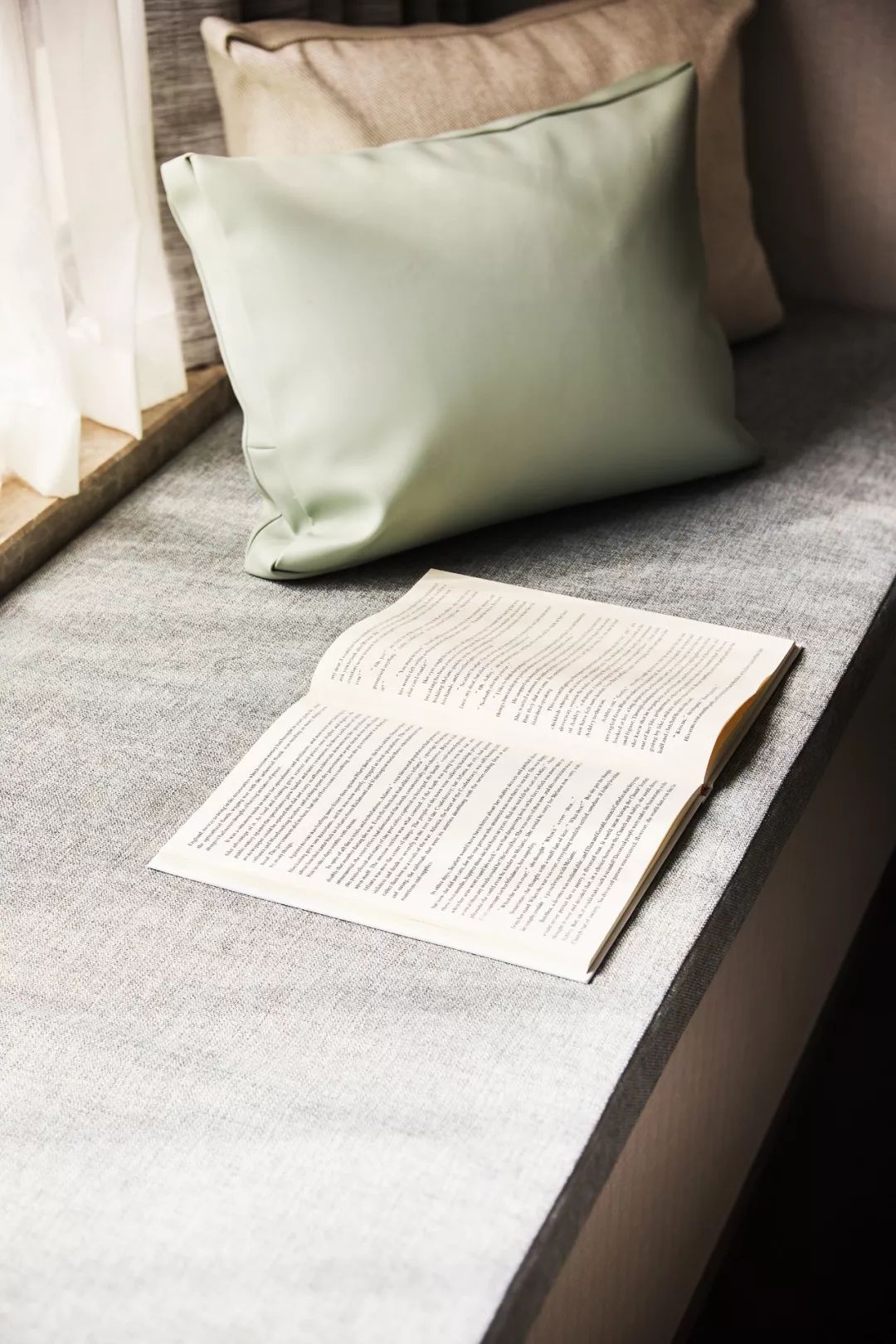 低调平实的叙事向度，于日常生活拾趣