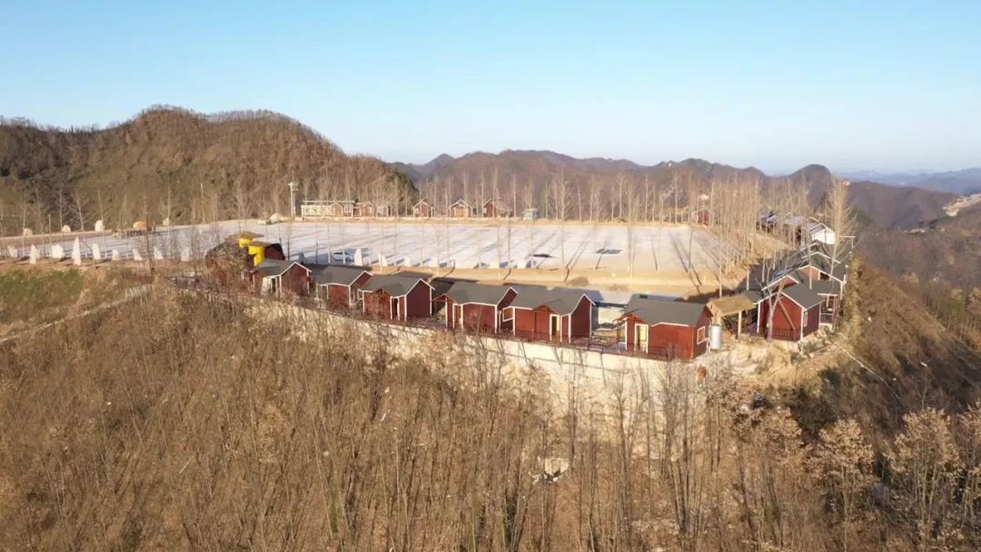 黄龙观村有眼光！以前靠山吃山，现在养山富山