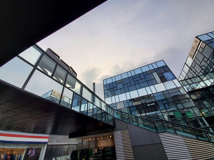 三星w20心系天下开盖有点弯曲,三星w20心系天下外屏怎么全屏