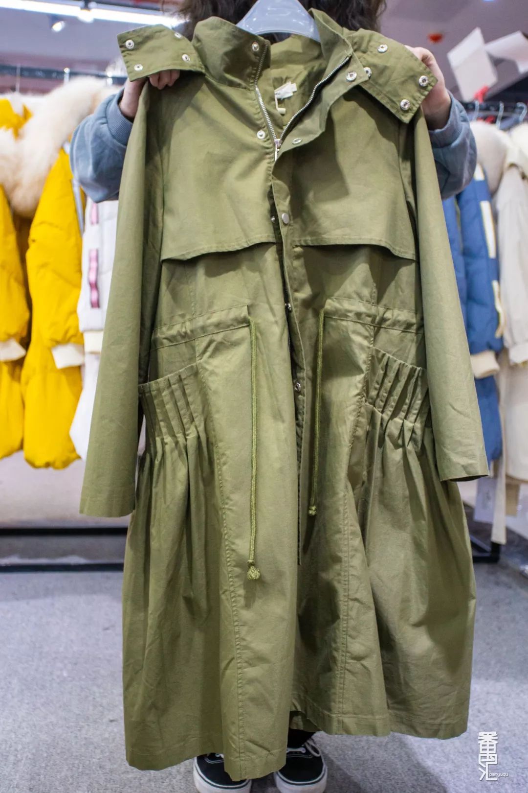 南村工厂特卖店,广州番禺南村特卖场服装