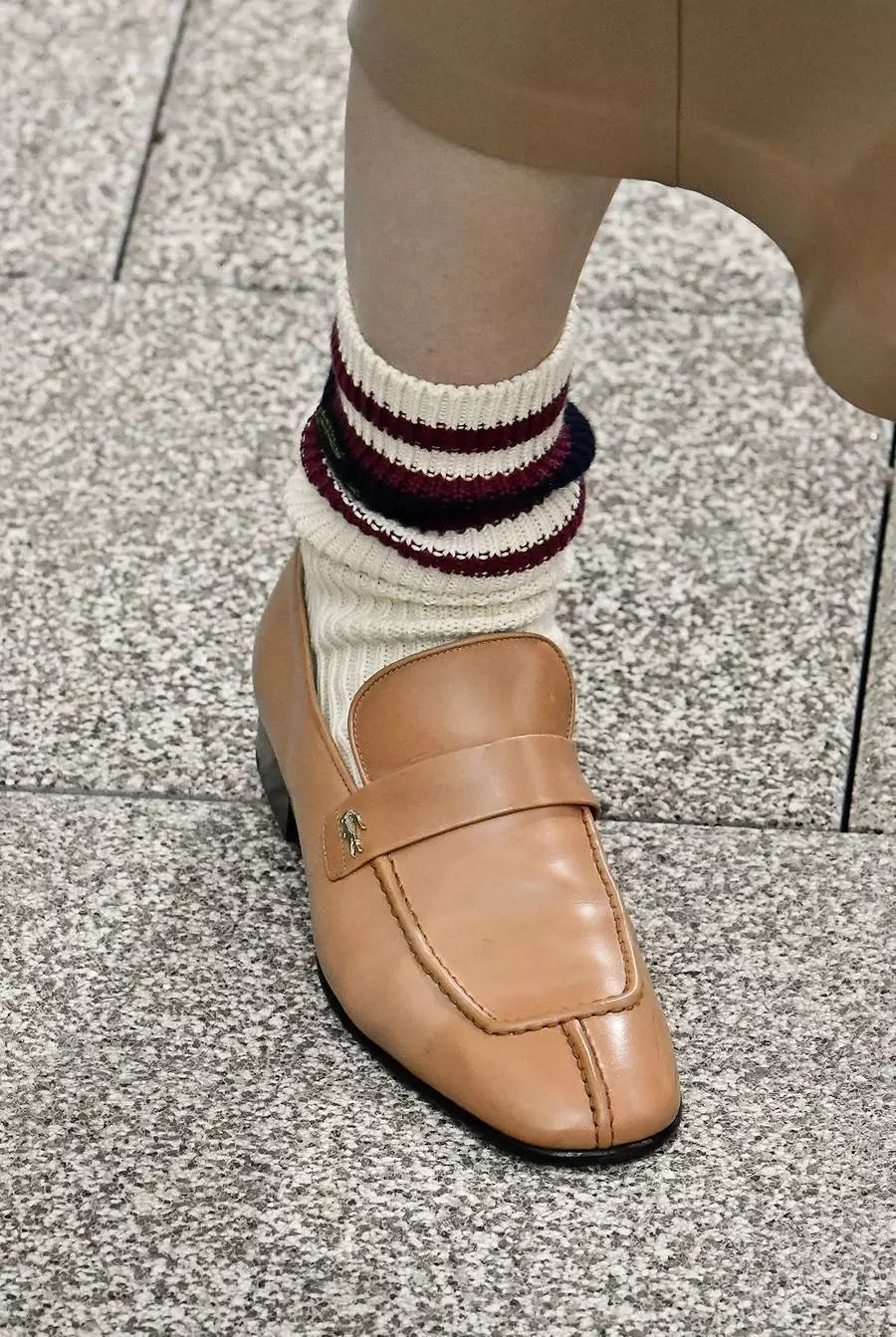 最近想买鞋了有什么好看的鞋子,想买鞋的时候看什么