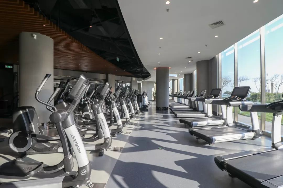 青岛无边泳池温泉度假,一线海景可以泡温泉