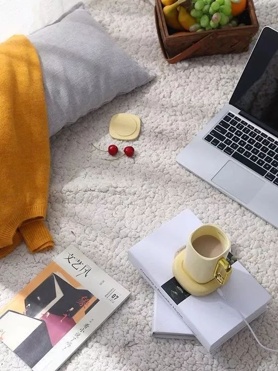 这个杯子被施了魔法！能自行搅拌解放双手，还能给手机无线充电