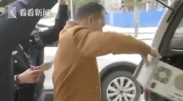 正规售票点违规赚“春运财”：高价代抢还*绑捆**销售