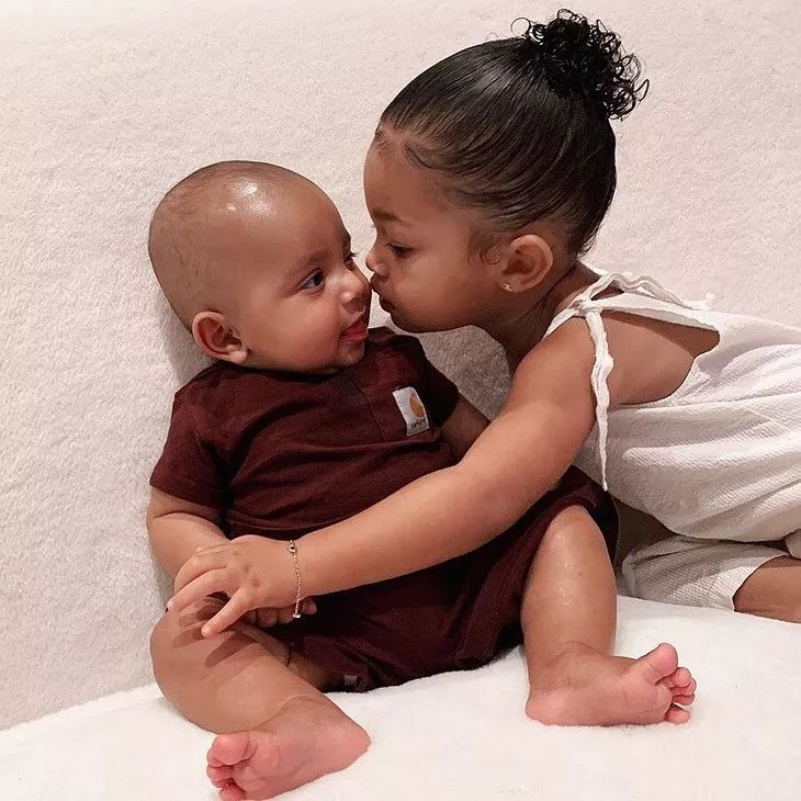 侃爷晒与卡戴珊合照想复合,侃爷卡戴珊时装发布会