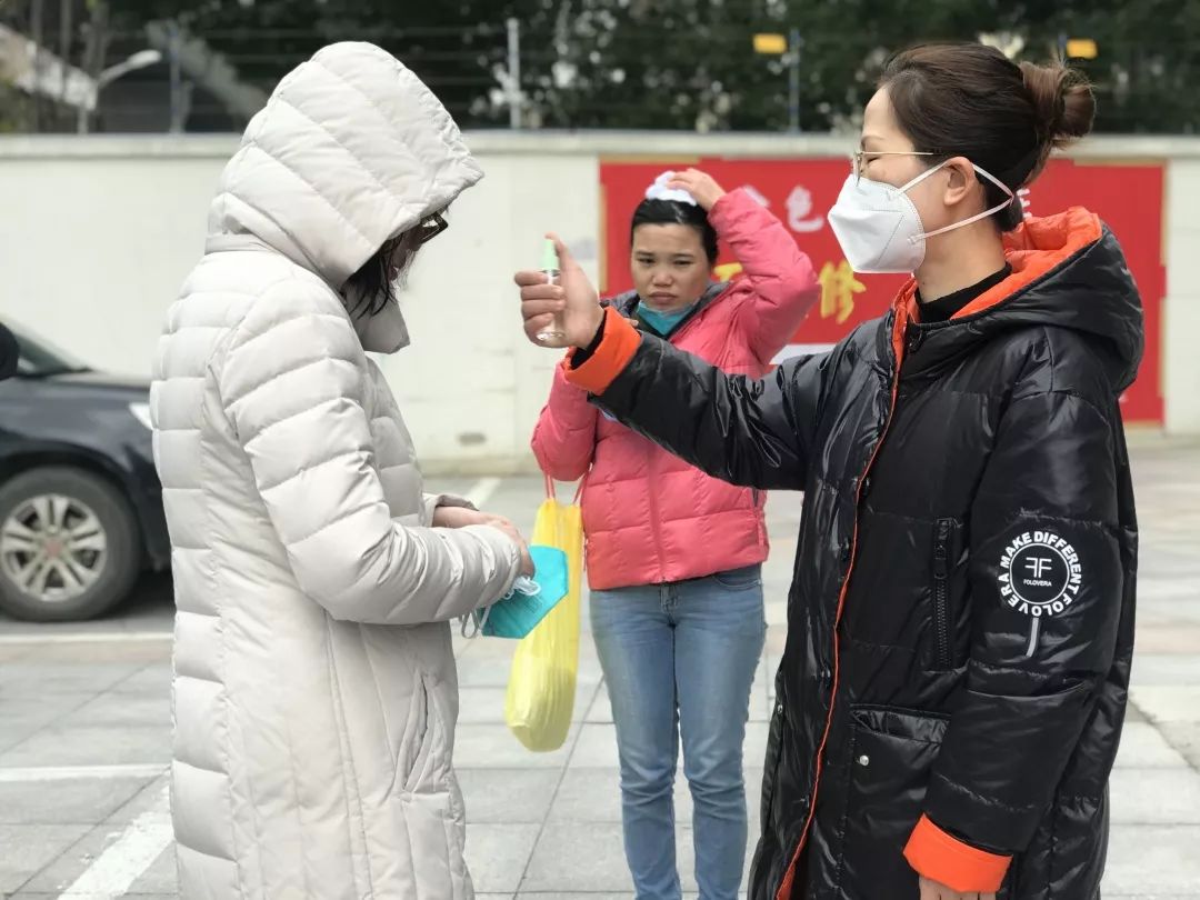 武汉重症医生人数,医护人员重症患者