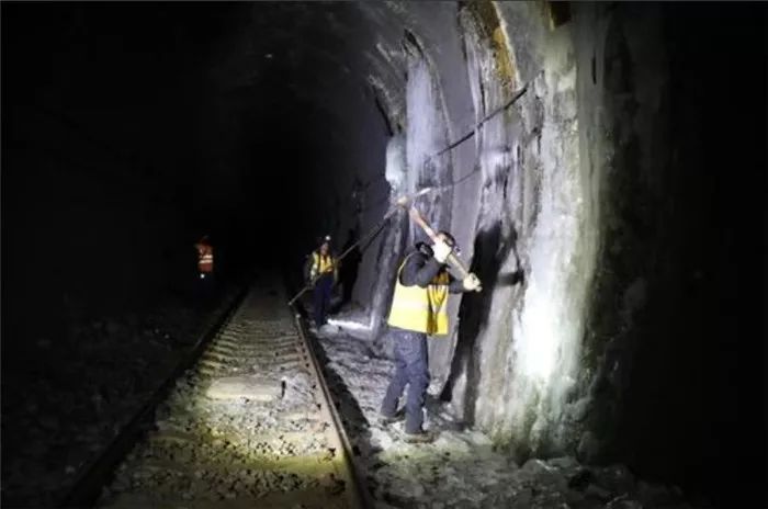 新春走基层景区坚守,新春走基层崤山分局