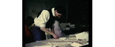 知道你们无聊，于是请来这些时装大师，陪你们一起宅在家中