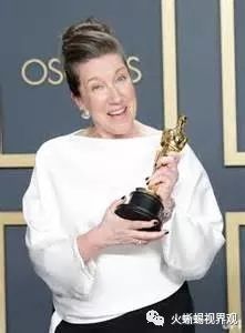 奥斯卡获奖影片《小妇人》的服装设计师是如何混搭风格和时代的？