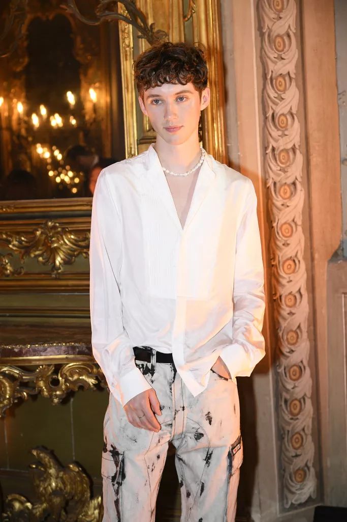 赶紧入手|一起做个戴珍珠项链的*男美**纸