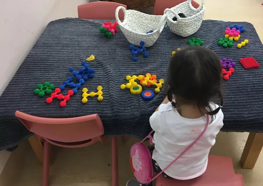 不用花钱就能玩的儿童游戏,十个小朋友玩游戏