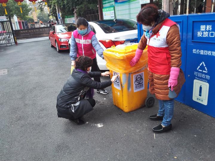 ⑩有人“打欠条”有人“食言”可为何居民都要给南肖埠社区的防控点赞