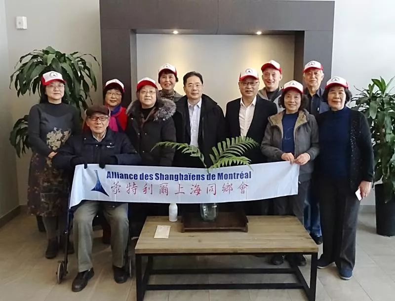 海外华人华侨积极向国内捐献物资,华侨华人社团向英方捐赠物资