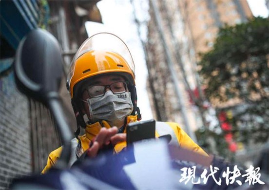 武汉凡人英雄｜外卖骑手老计：我给武汉人安全感，他们也帮我走出低谷