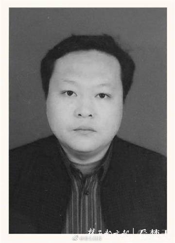 沉痛哀悼光荣牺牲的医护人员,痛悼抗疫牺牲医务者