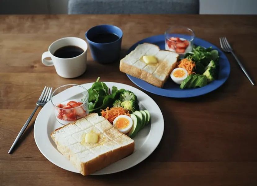 日常生活中的时尚博主,一个居家上班的博主