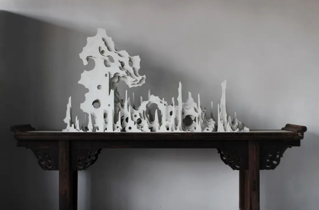 用超级平面的家具“雕塑”空间，这很国潮丨藏拍艺术生活