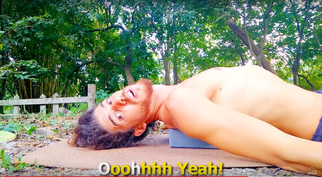 最简单的瑜伽动作2分钟完成,简单又基本的瑜伽动作