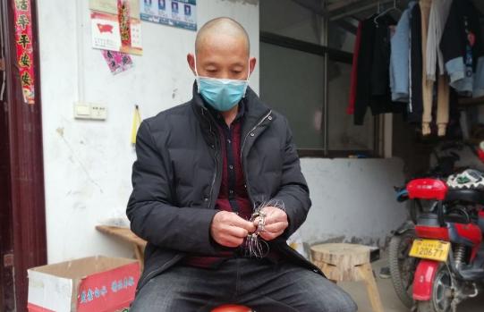 27天挣1620元，68岁大娘宅在家玩转“螃蟹环”