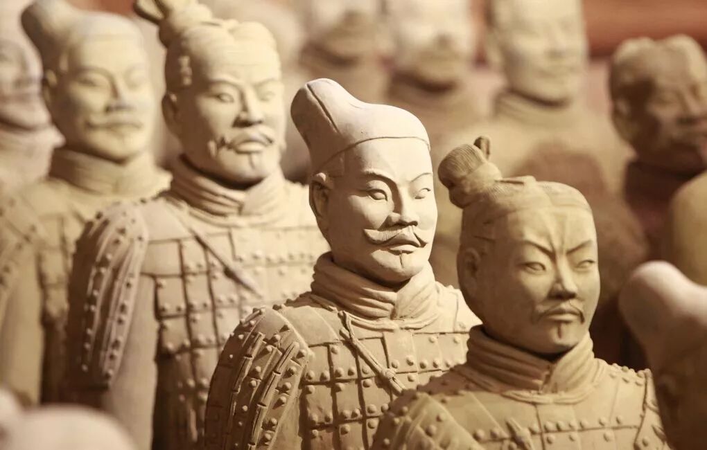 男人去办公室上班时应该把「佩剑」藏在哪儿？｜基本款