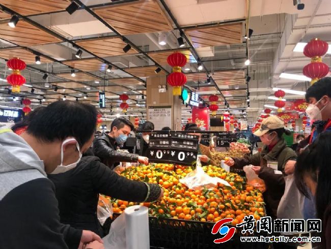 被“封”黄冈的记者,留守家乡直播告诉你:老区农民战“疫”多不易……