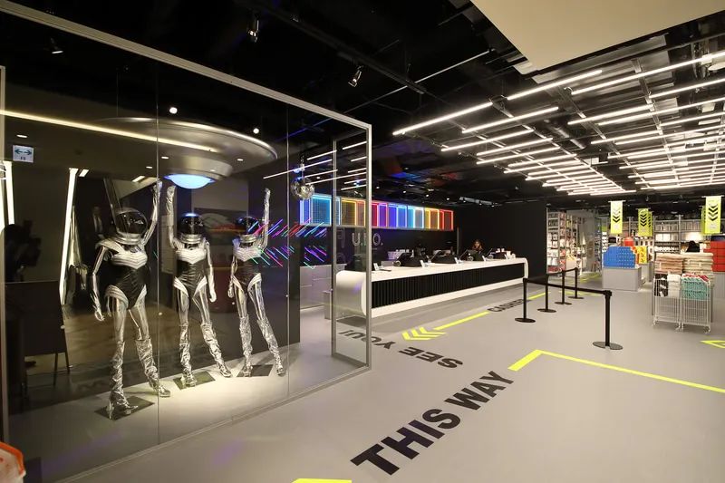 10天客流500万！日本“销冠”卖场两次逆风翻盘：一个价值2000亿的“连接”秘密