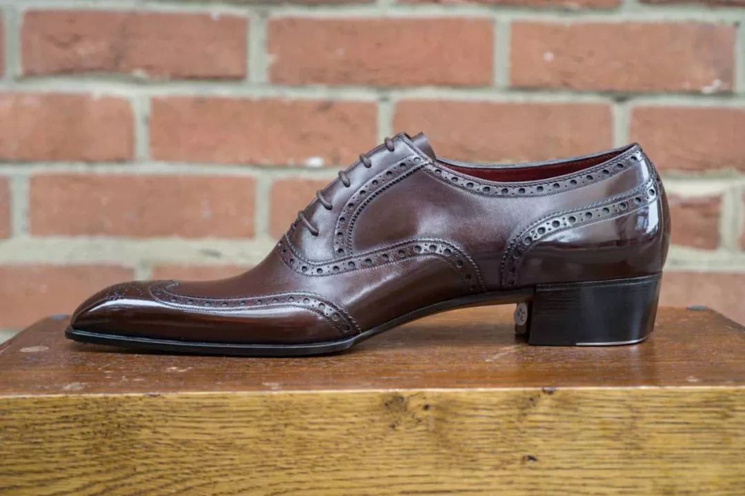 皮鞋看鞋面还是内里,皮鞋的种类及区别