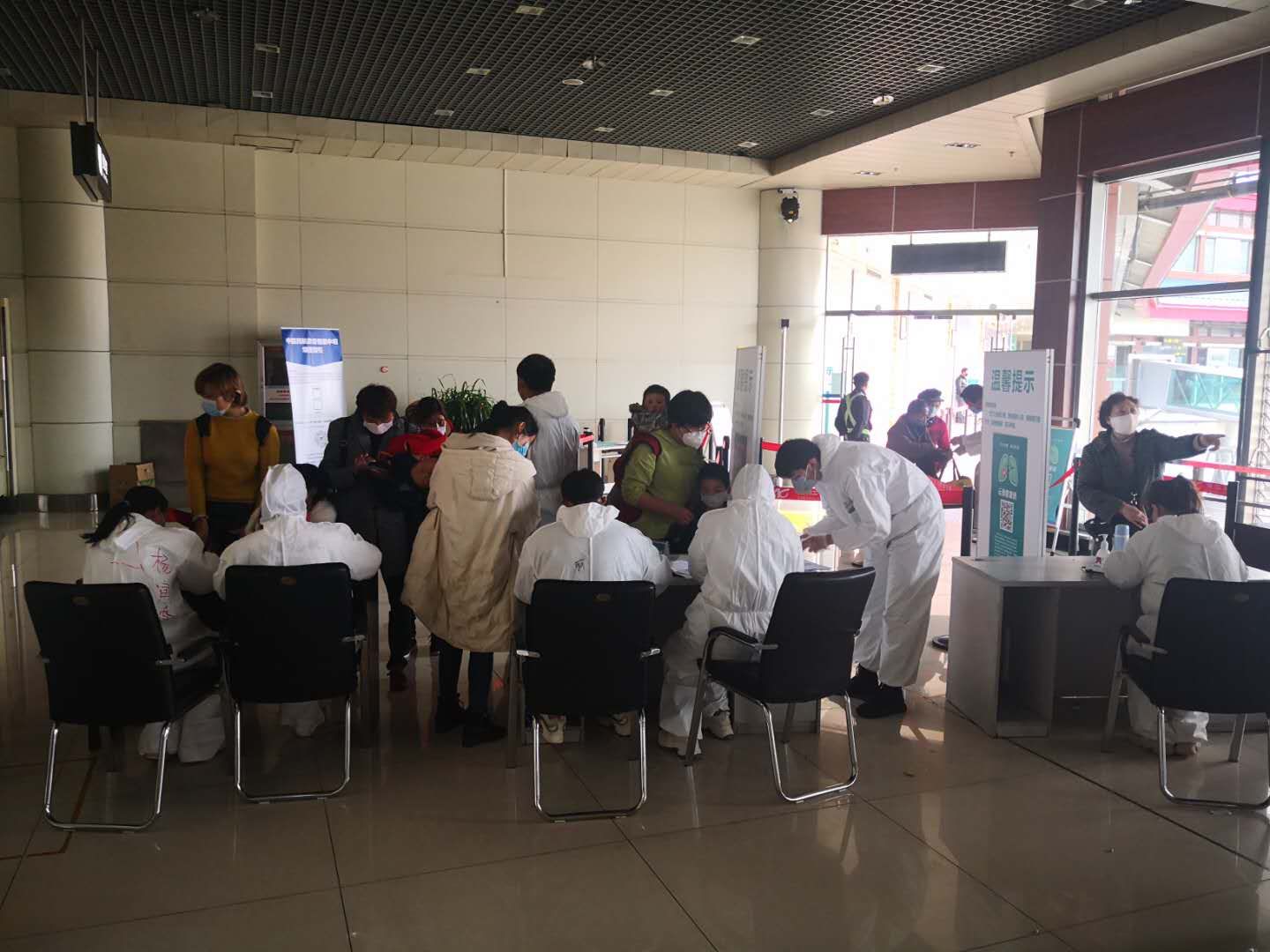 「丽江热线」丽江至昆明恢复开行8对列车，机场这些航班也已恢复…