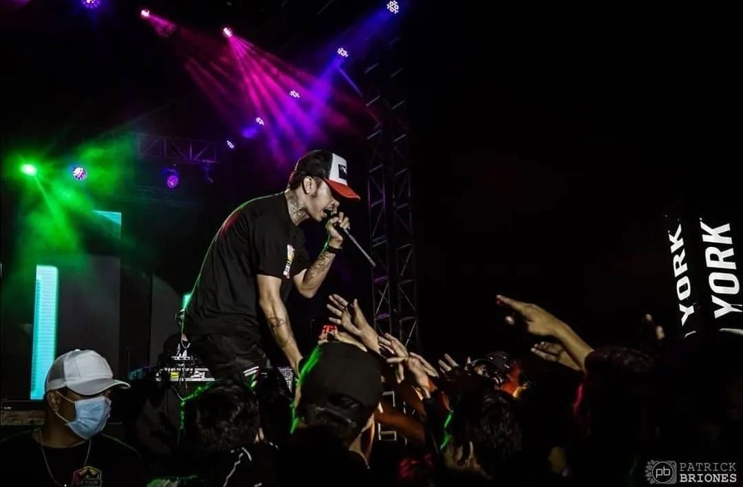 泡菲律宾火辣女孩、上身菲律宾牌子RHUDE是每一个潮人的幻想吧？