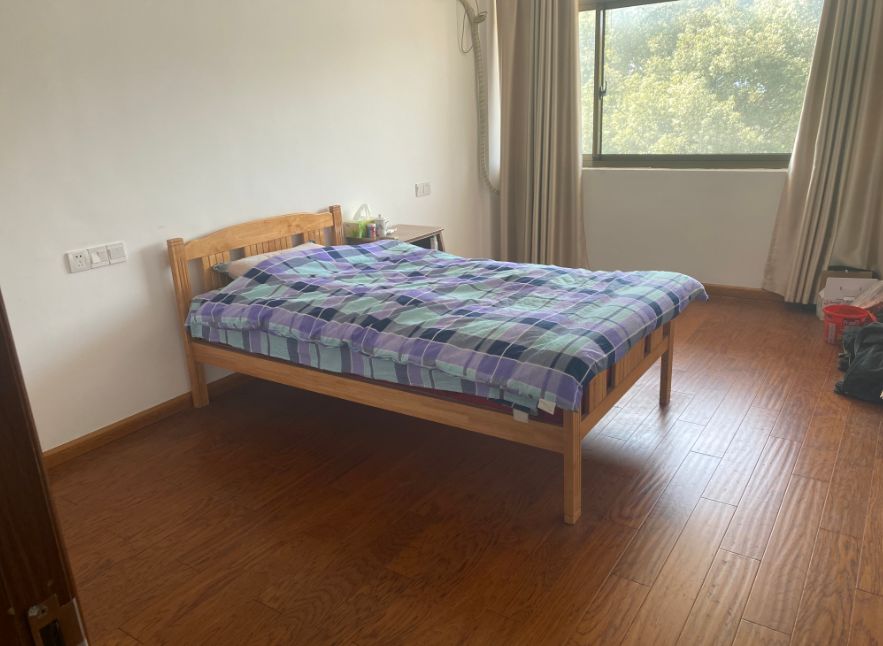 防护服日产5000件,防护服产量有增加但仍有缺口