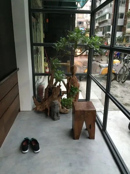 Nicole的选择｜一张¥18000的纸椅子