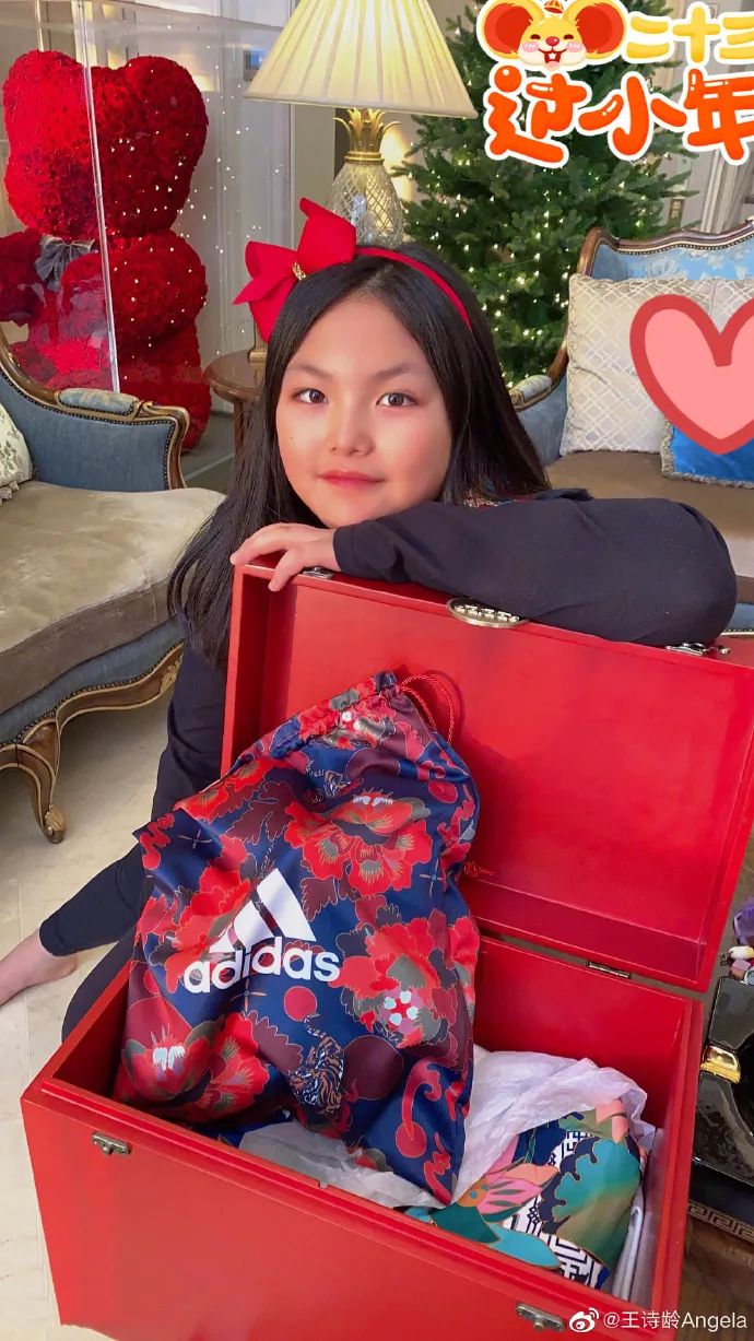 2岁穿高定、LV定制小零食...跟她比李湘王菲的闺女也只是平民…