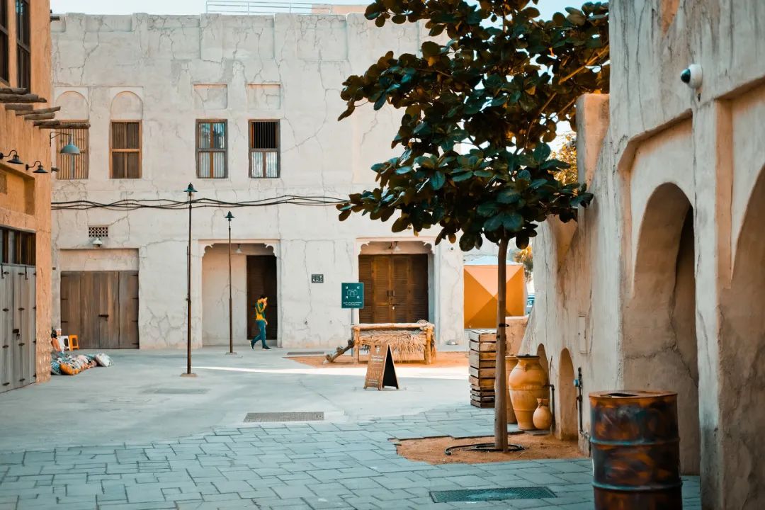 富到流油的阿联酋穷人比黄金还多,阿联酋有穷人和富人吗