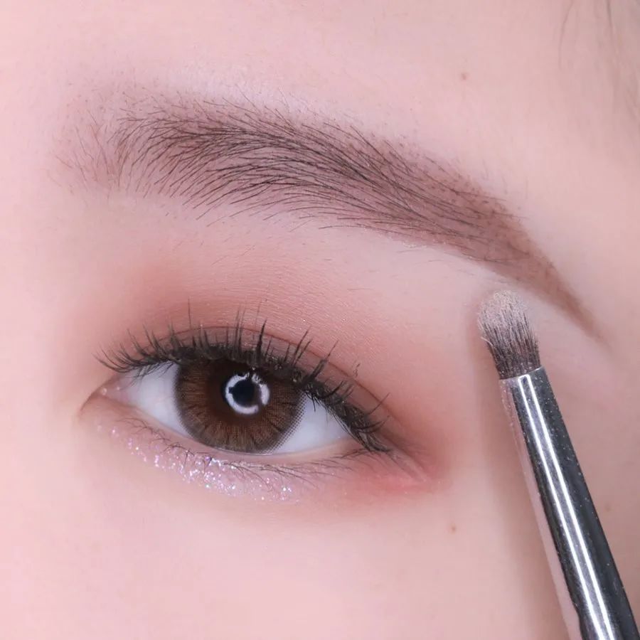 你知道怎样护肤吗,男生上了粉底怎么显得自然