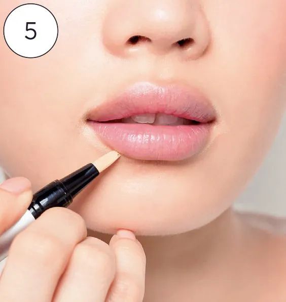 你知道怎样护肤吗,男生上了粉底怎么显得自然