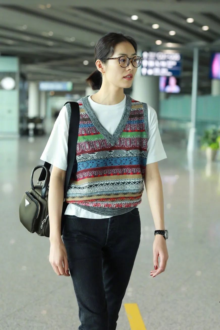 zara鑳屽績绌挎惌,zara鐗涗粩鑳屽績绌挎惌