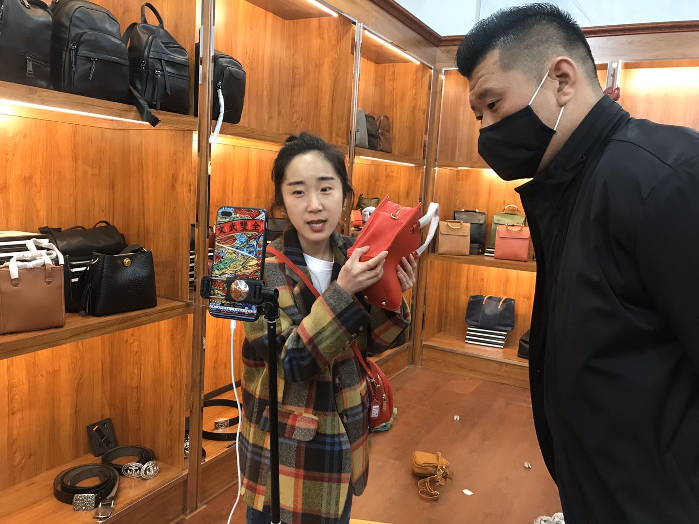 线上线下鞋子两条生产线吗,南台箱包市场前景