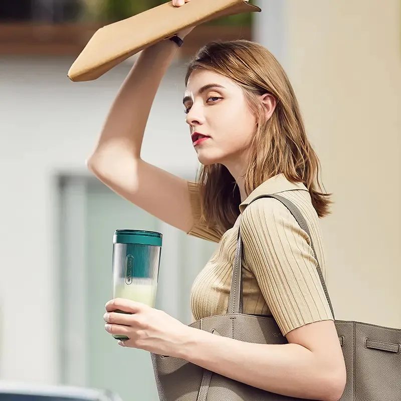 摩飞榨汁杯免费换新 (摩飞榨汁杯和气泡榨汁杯)