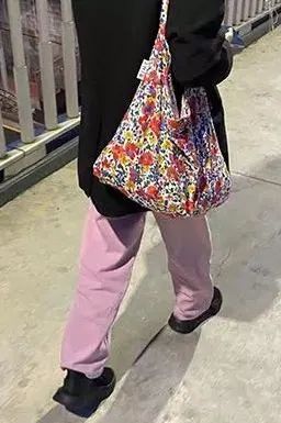 比较实惠的设计师品牌包包,设计师品牌的包包推荐