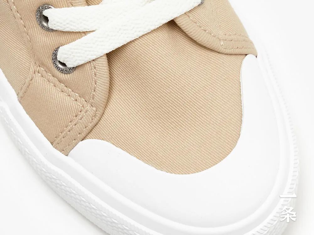英国的小白鞋,帆布不系鞋带小白鞋
